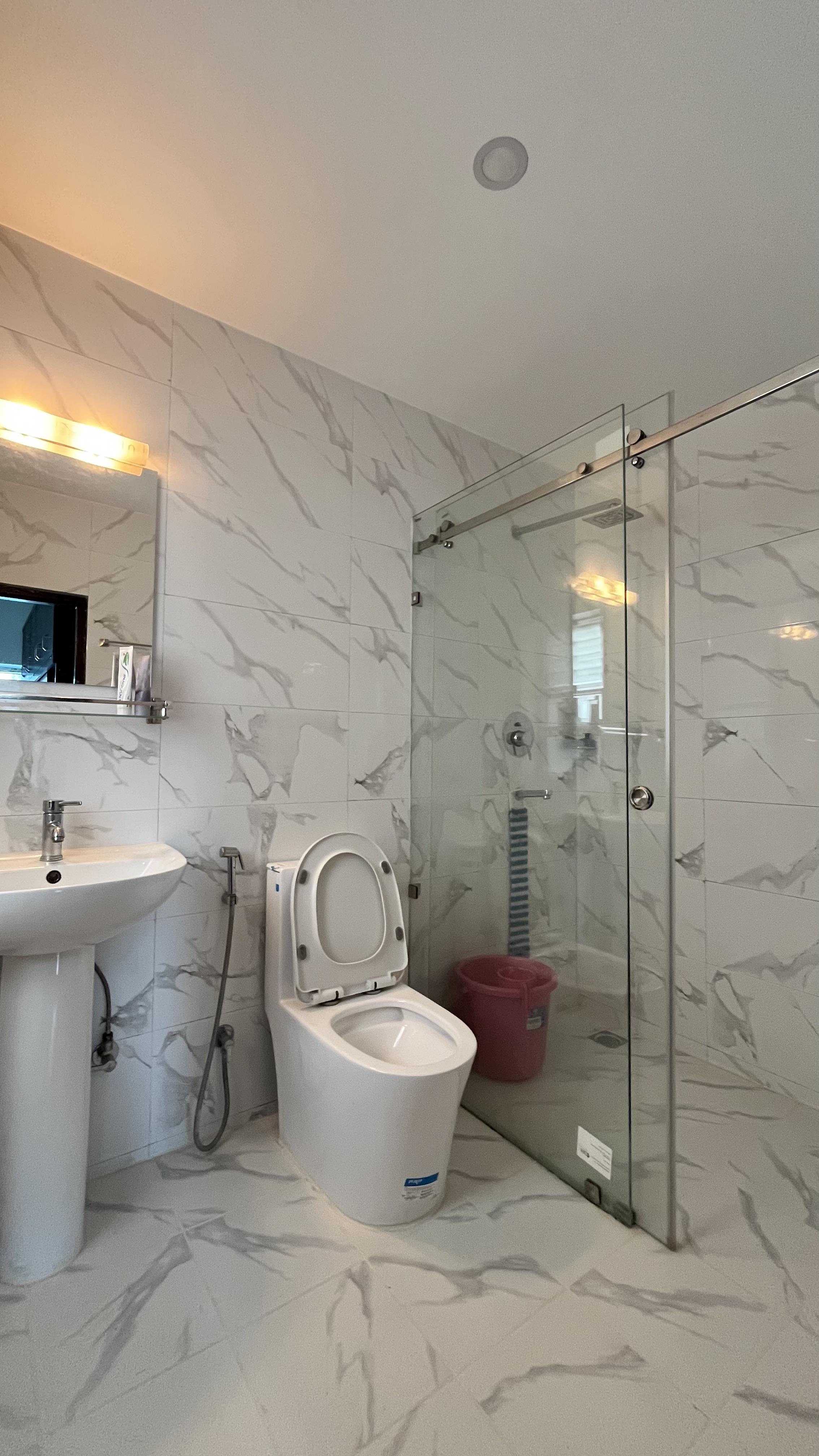 Beautiful Modern 3 Storey House for Sale – Sainbu